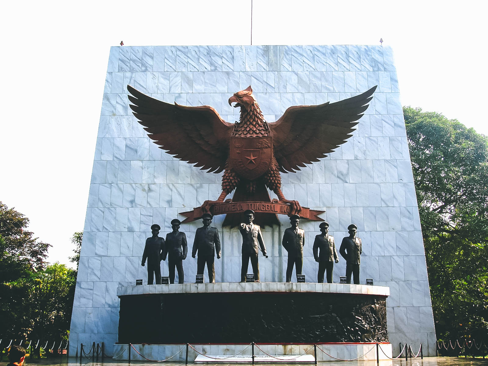 Detail Gambar Monumen Pancasila Nomer 10