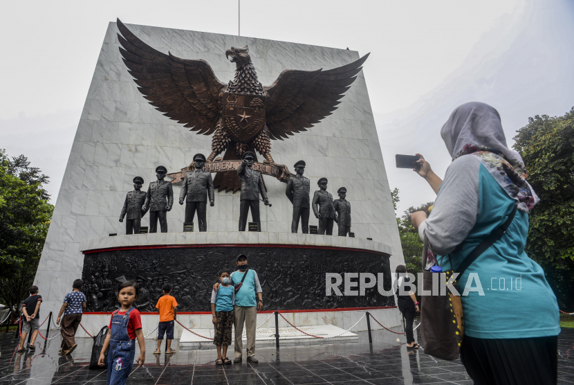 Detail Gambar Monumen Pancasila Nomer 14