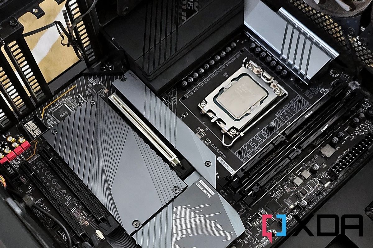 Detail Gambar Motherboard Komputer Nomer 27