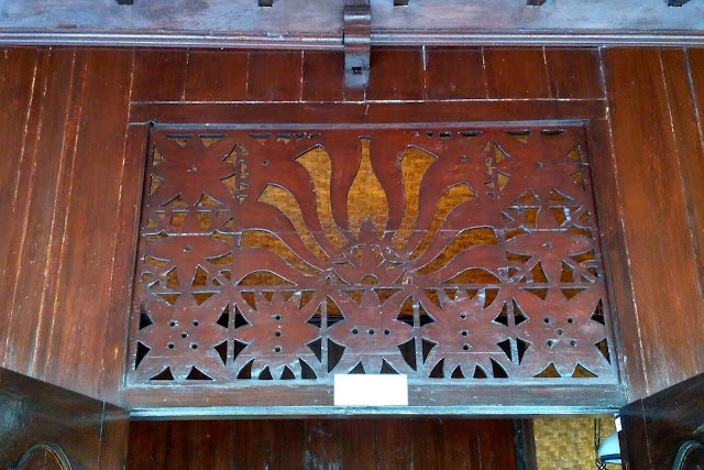 Detail Gambar Motif Bunga Matahari Rumah Betawi Nomer 5