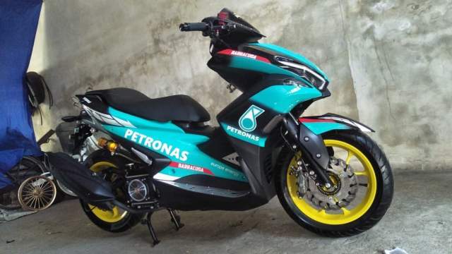 Detail Gambar Motor Aerox 155 Modifikasi Nomer 46