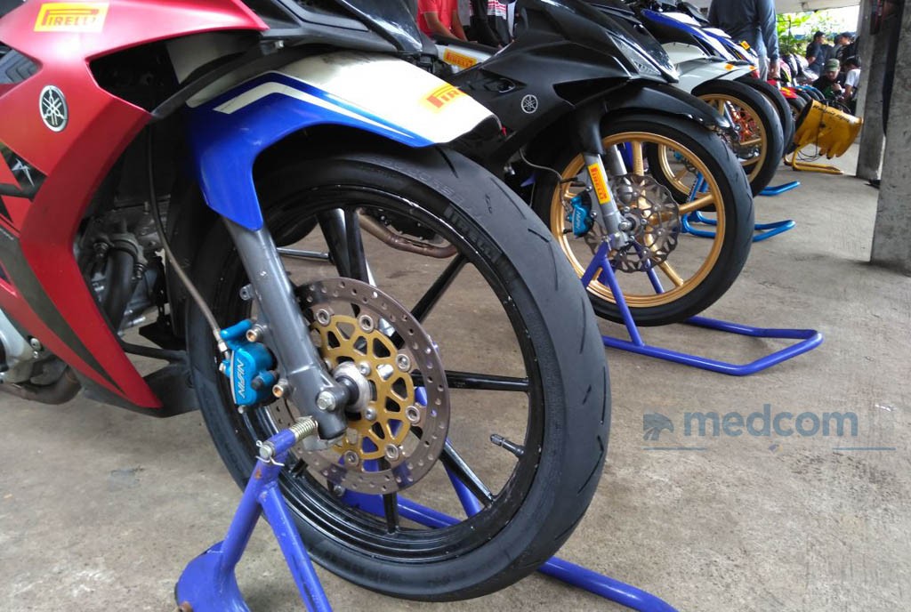 Detail Gambar Motor Balap Bebek Nomer 22