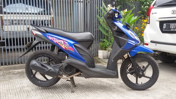 Detail Gambar Motor Beat Biru Nomer 18