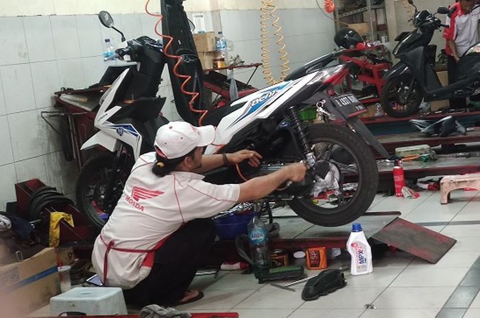 Detail Gambar Motor Beat Service Nomer 2