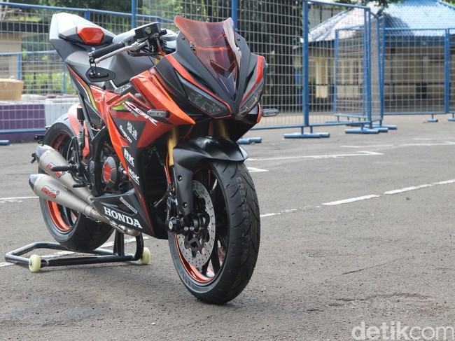 Detail Gambar Motor Cbr 150 Modifikasi Nomer 16