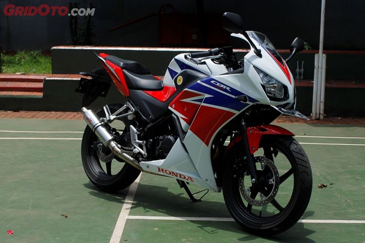 Detail Gambar Motor Cbr 150 Tahun 2015 Nomer 21