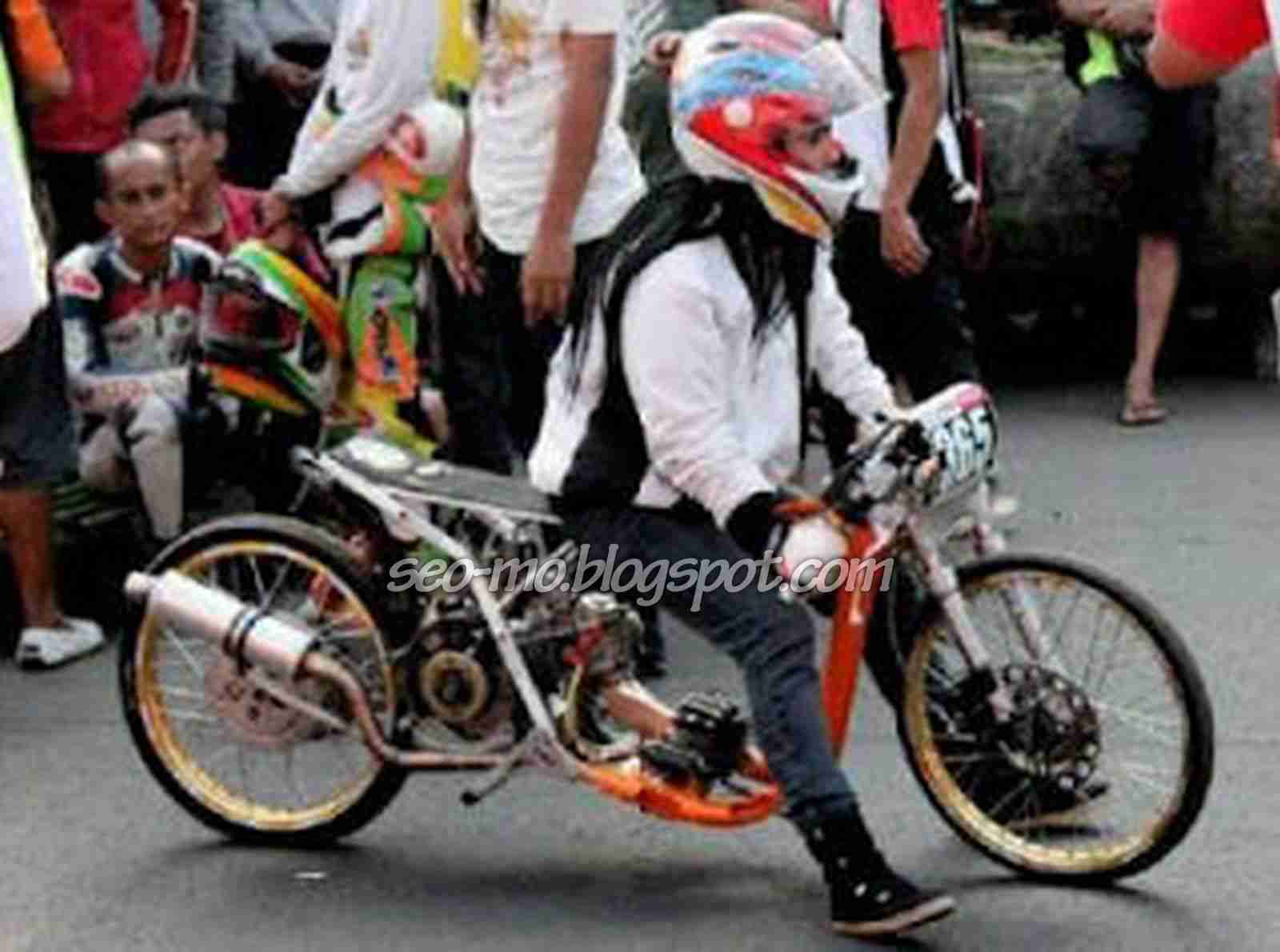 Detail Gambar Motor Drag Beat Wallpaper Nomer 26