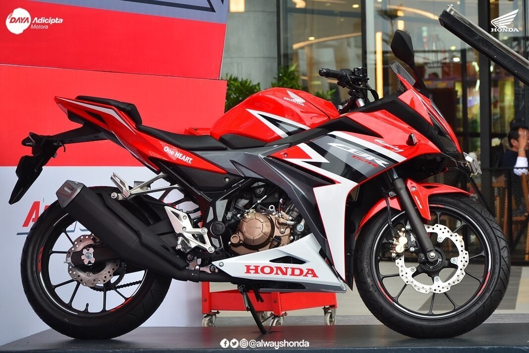 Detail Gambar Motor Honda Cbr 150 Nomer 56