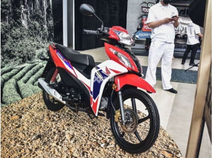 Detail Gambar Motor Honda Revo Terbaru Nomer 40