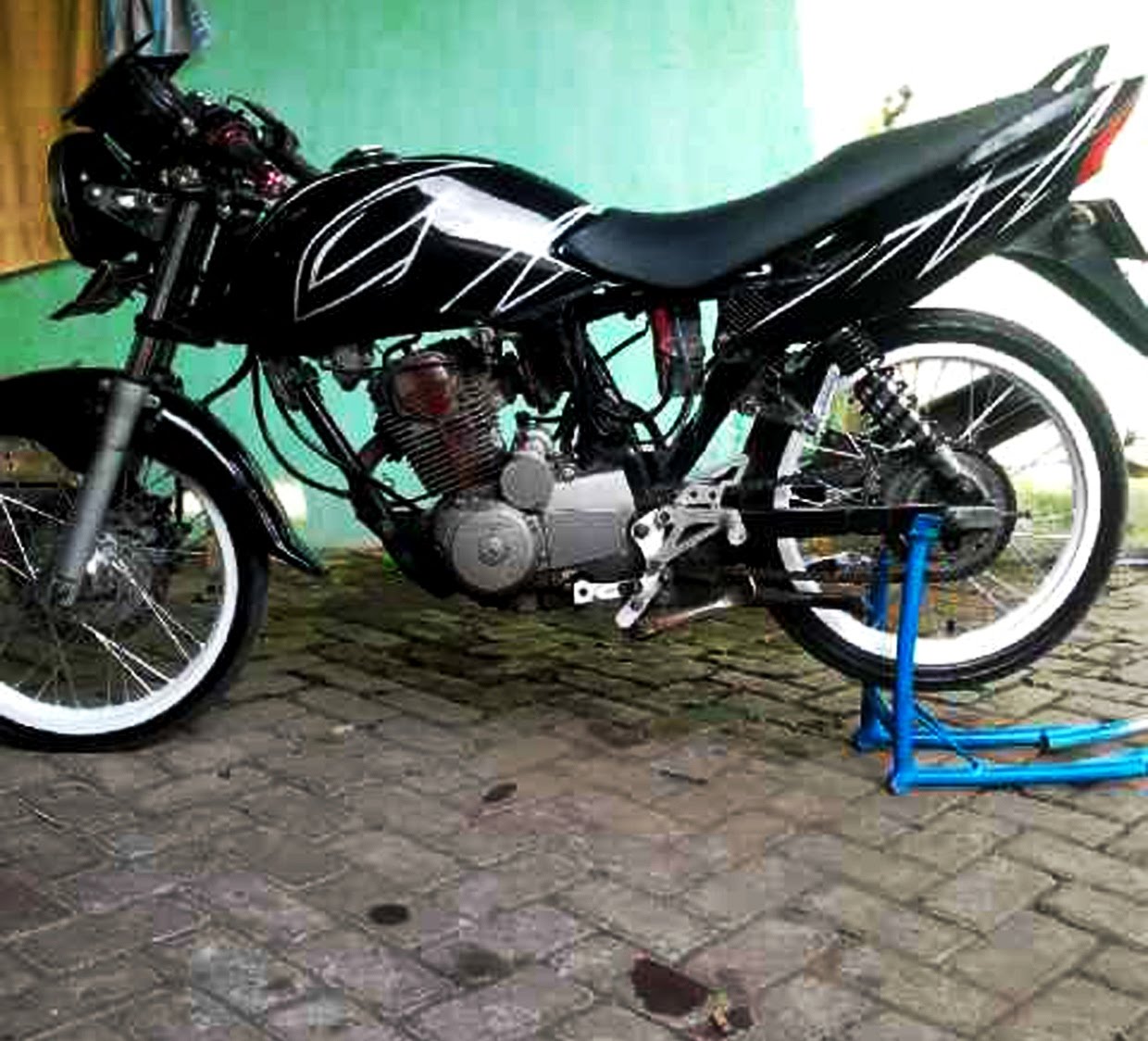 Detail Gambar Motor Megapro Modif Nomer 27