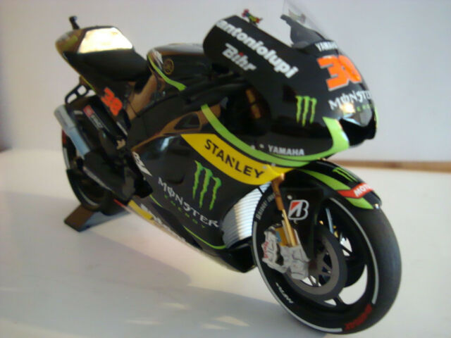 Detail Gambar Motor Monster Yamaha Tech 3 Nomer 46