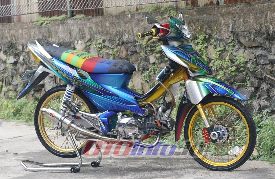 Detail Gambar Motor Revo Modifikasi Nomer 42