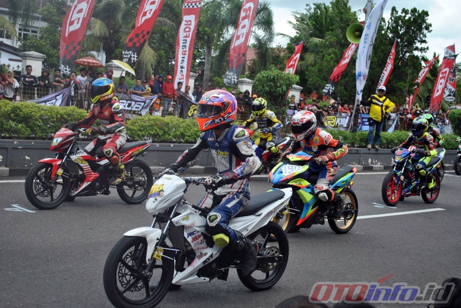 Detail Gambar Motor Road Race Nomer 38