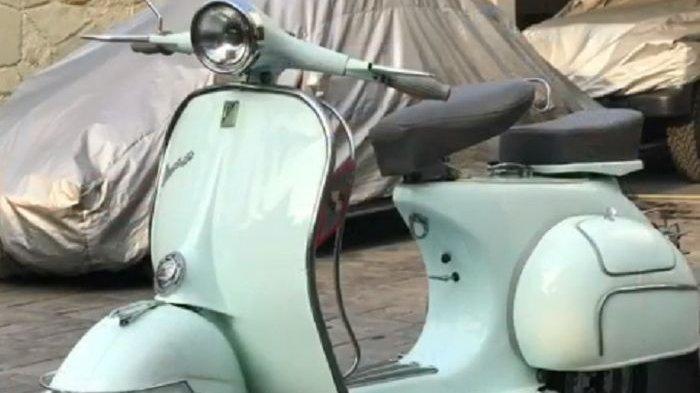 Detail Gambar Motor Vespa Klasik Nomer 17