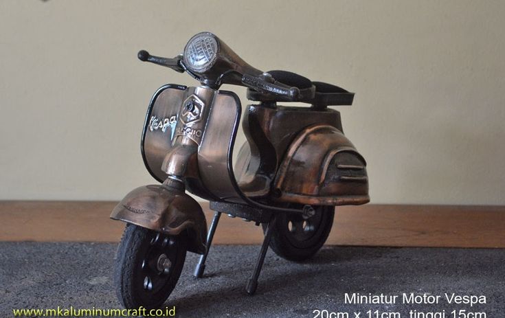 Detail Gambar Motor Vespa Klasik Nomer 45