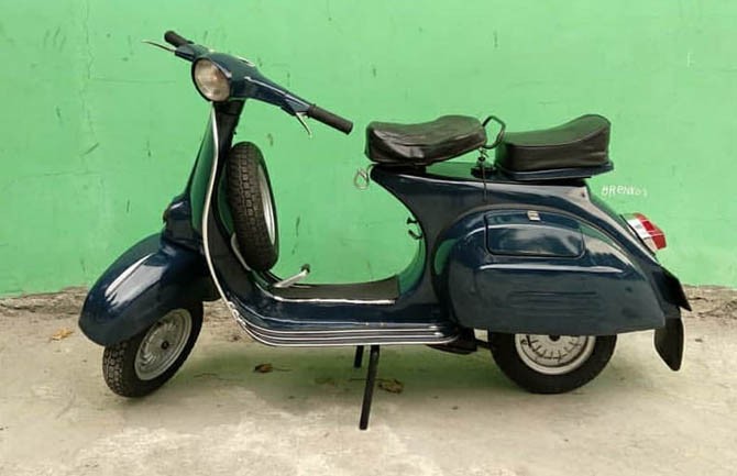 Detail Gambar Motor Vespa Klasik Nomer 6