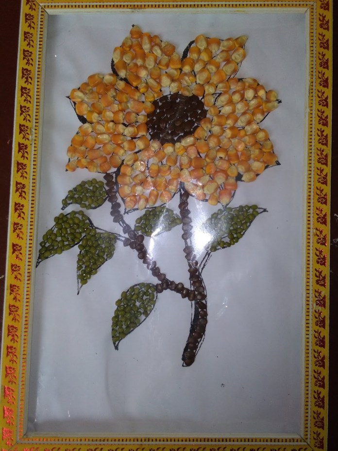 Detail Gambar Mozaik Bunga Matahari Dari Biji Bijian Nomer 16