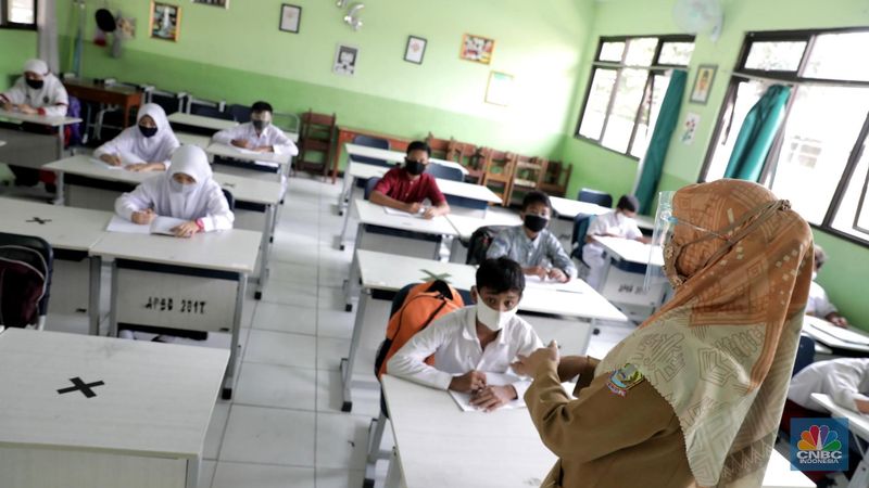 Detail Gambar Murid Belajar Nomer 4