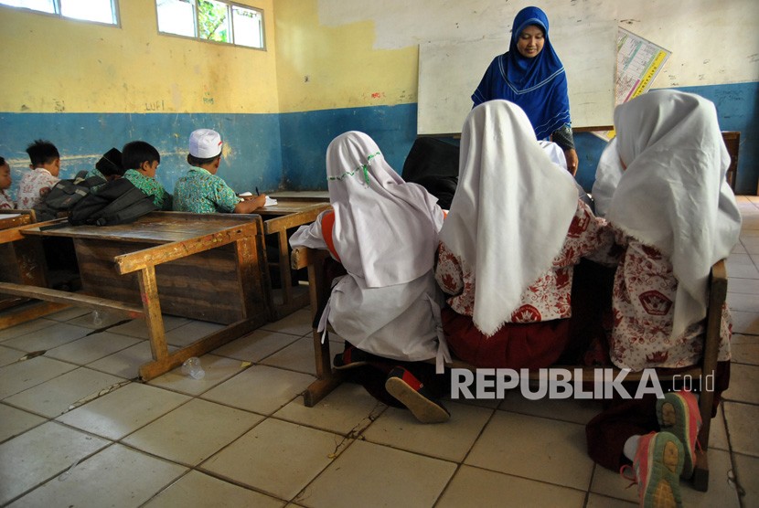 Detail Gambar Murid Dan Guru Muslim Nomer 19