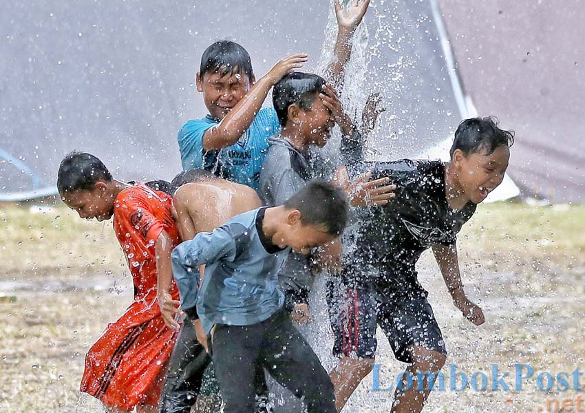 Detail Gambar Musim Hujan Dan Kemarau Nomer 31