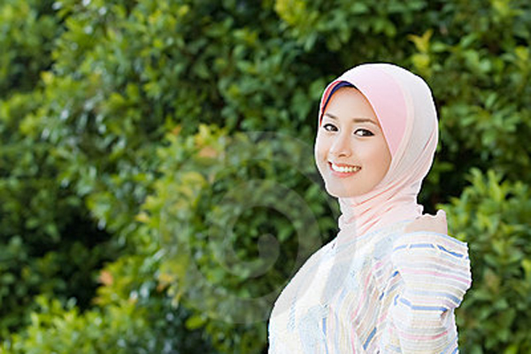 Detail Gambar Muslimah Senyum Nomer 44