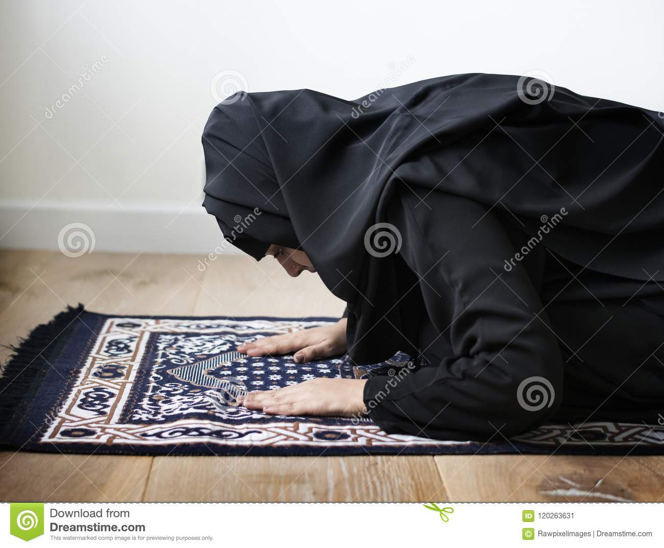Detail Gambar Muslimah Sujud Nomer 9