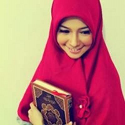 Detail Gambar Muslimah Tersenyum Nomer 42