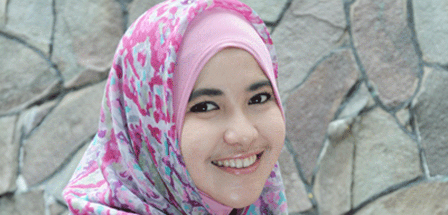 Download Gambar Muslimah Tersenyum Nomer 45
