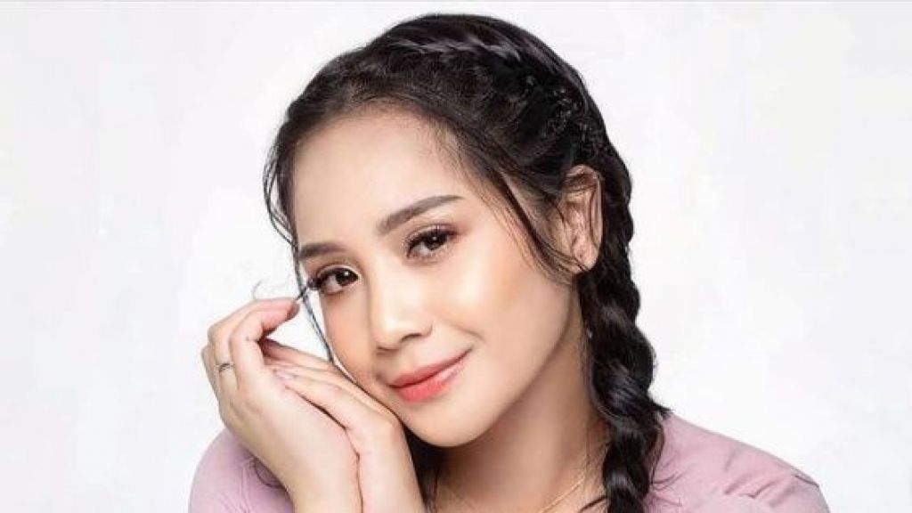 Download Gambar Nagita Slavina Nomer 10