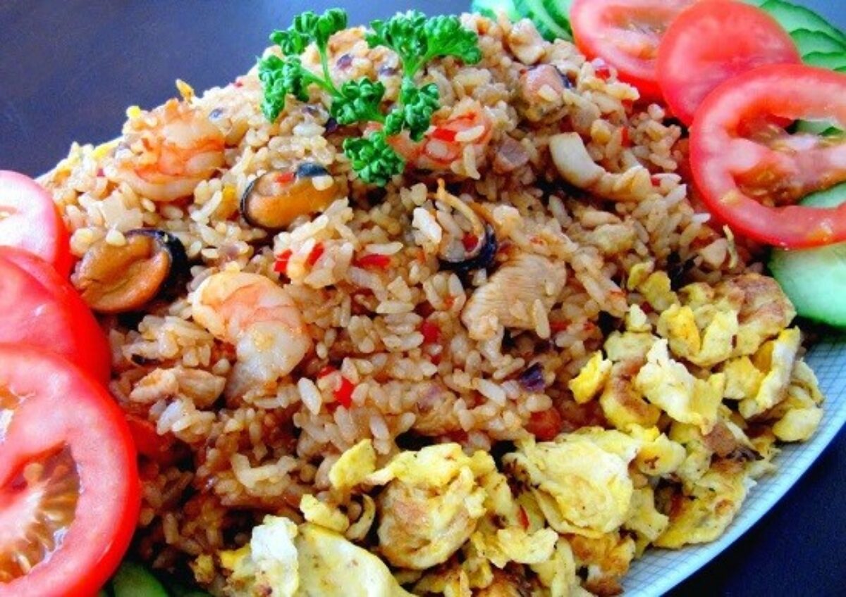 Detail Gambar Nasgor Seafood Nomer 19