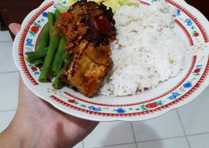 Detail Gambar Nasi Ayam Bakar Nomer 50