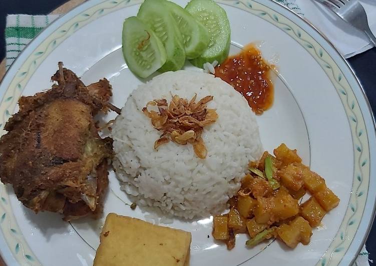 Detail Gambar Nasi Campur Sederhana Nomer 14