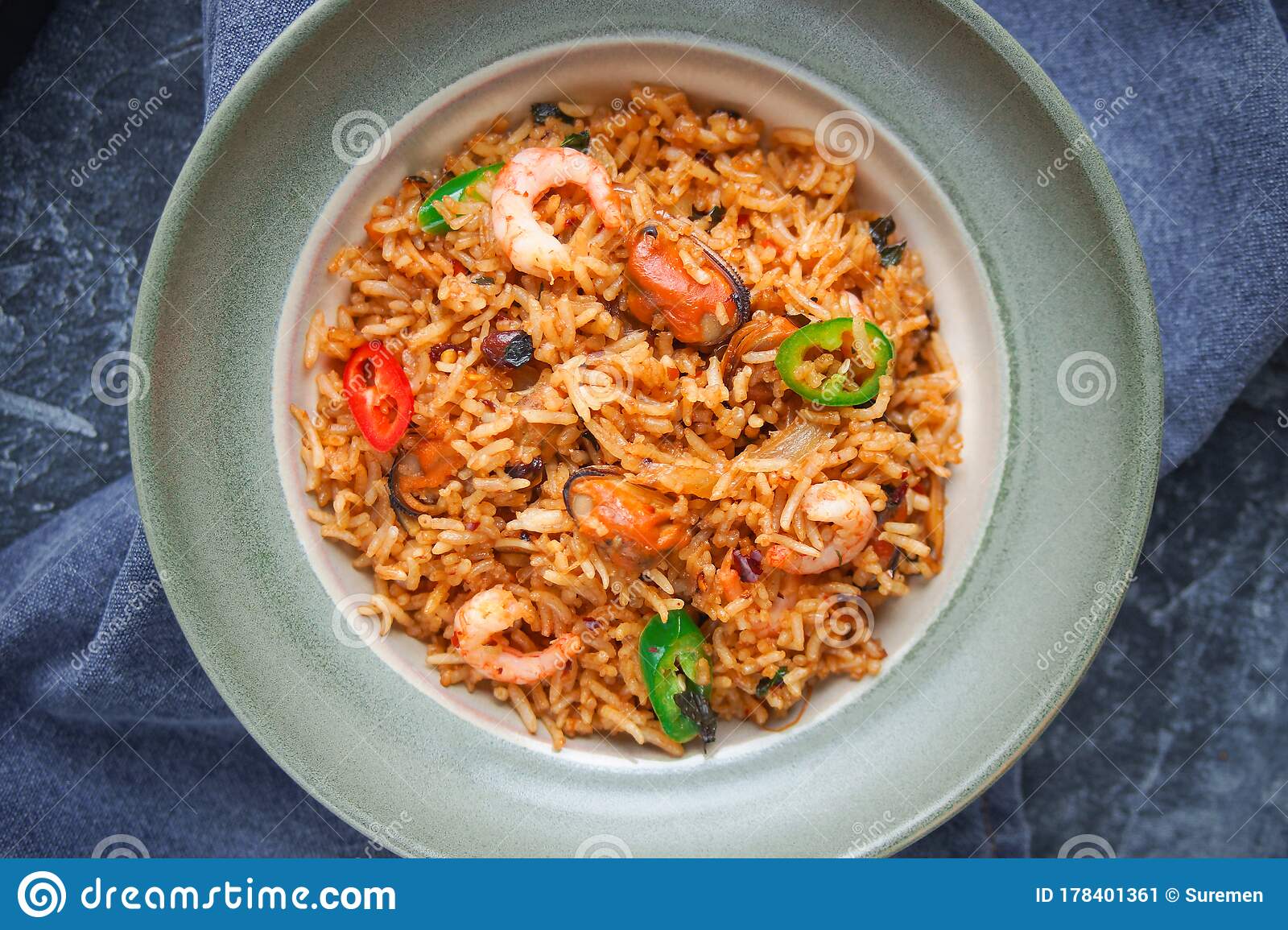 Detail Gambar Nasi Goreng Seafood Nomer 38