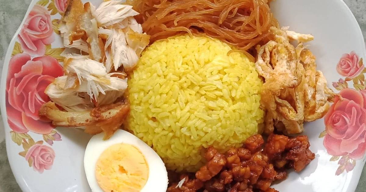 Detail Gambar Nasi Kuning Dan Telur Nomer 10