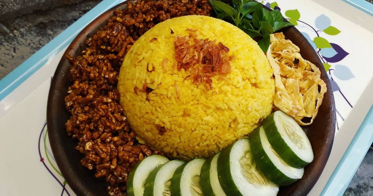 Detail Gambar Nasi Kuning Dan Telur Nomer 18