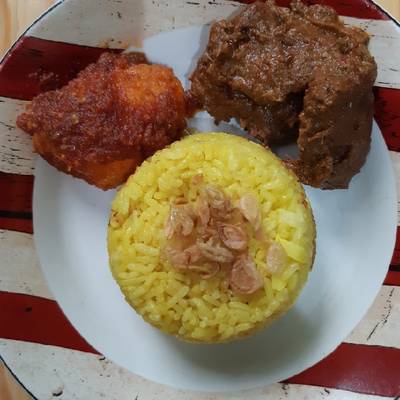 Detail Gambar Nasi Kuning Dan Telur Nomer 31