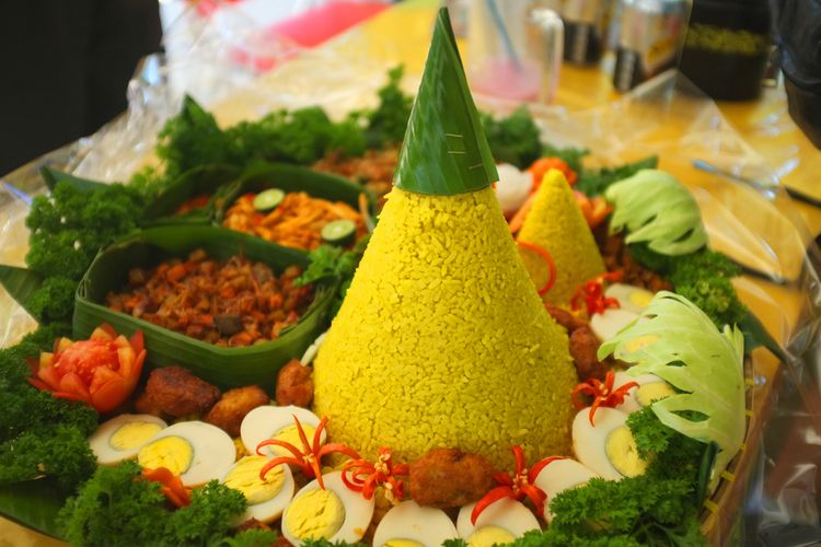 Detail Gambar Nasi Kuning Tumpeng Nomer 44