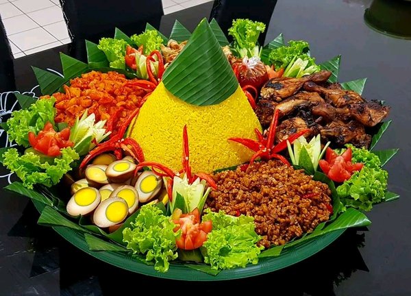 Detail Gambar Nasi Kuning Tumpeng Nomer 57