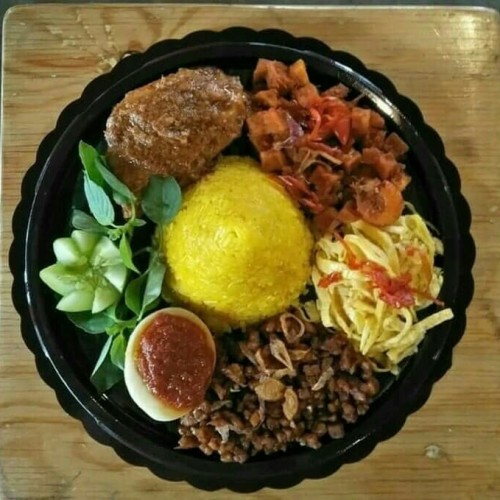 Detail Gambar Nasi Kuning Ulang Tahun Nomer 26