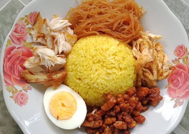 Detail Gambar Nasi Kuning Ultah Nomer 10