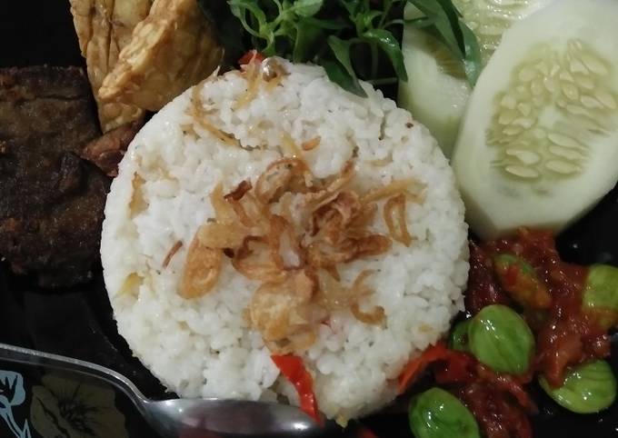 Detail Gambar Nasi Liwet Sunda Komplit Nomer 58