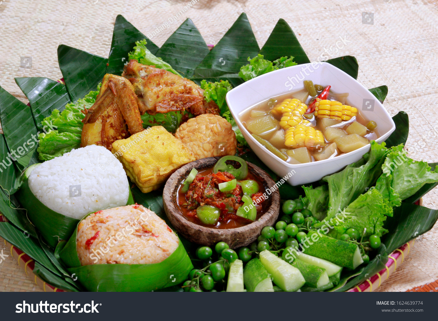 Detail Gambar Nasi Tutug Oncom Komplit Nomer 20