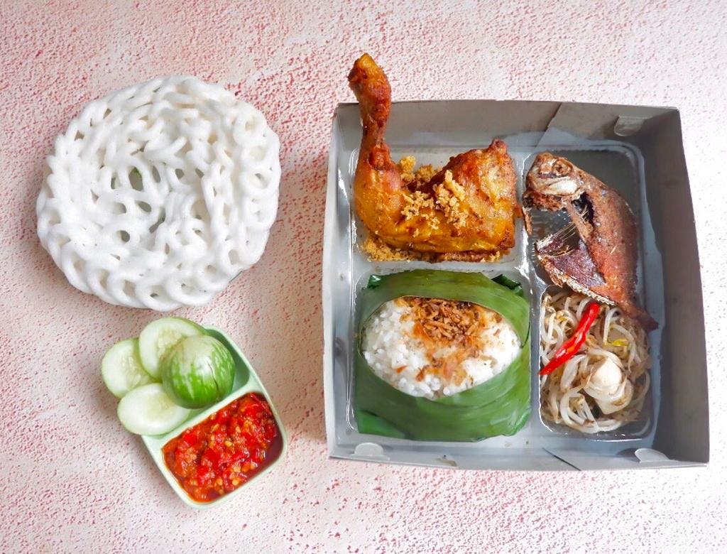 Detail Gambar Nasi Tutug Oncom Komplit Nomer 28