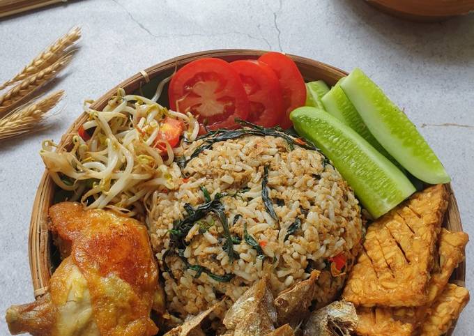 Detail Gambar Nasi Tutug Oncom Komplit Nomer 34