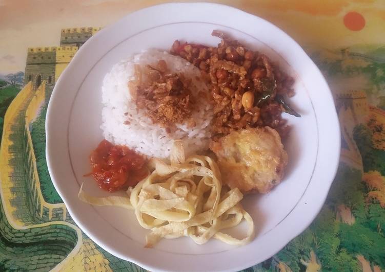 Detail Gambar Nasi Uduk Komplit Nomer 40