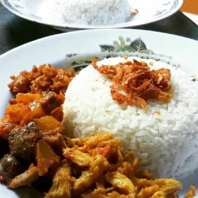 Detail Gambar Nasi Uduk Komplit Nomer 5