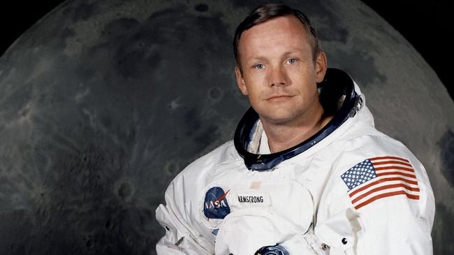 Detail Gambar Neil Armstrong Di Bulan Nomer 34