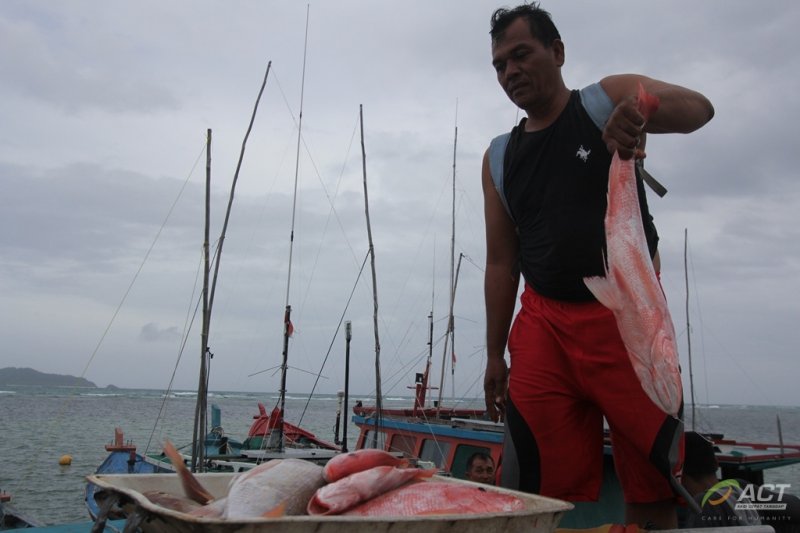 Detail Gambar Nelayan Di Laut Nomer 15