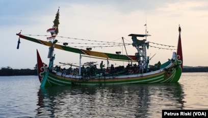 Detail Gambar Nelayan Menangkap Ikan Nomer 40