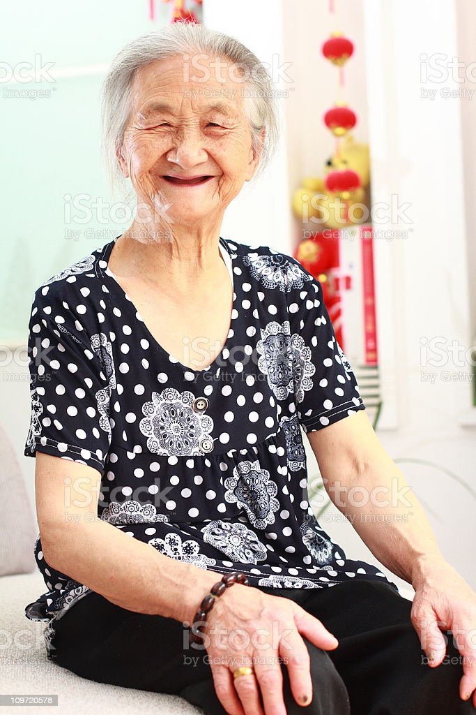 Detail Gambar Nenek Ompong Nomer 9